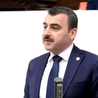 Ahmet Çolakoğlu kimdir?