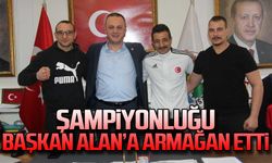 Şampiyonluğu Başkan Alan’a armağan etti