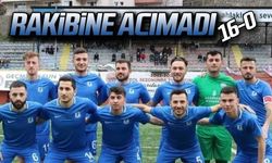 Mavi Şimşek rakibine acımadı... 16-0