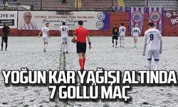 Yoğun kar yağışı altında 7 gollü maç...