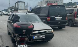 Ters şeride giren otomobil motosiklete çarptı: 1 yaralı