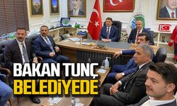 Bakan Tunç belediyede