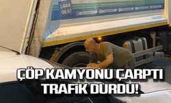 Çöp kamyonu çarptı, trafik durdu!