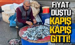 Zonguldak'ta fiyatlar düştü balıklar kapış kapış satıldı!