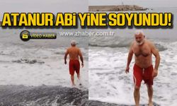 Atanur Öner Karadeniz'in buz gibi sularına aldırmadı!
