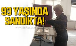 93 yaşındaki Yaşar Kırömeroğlu yerel seçimlerde oyunu kullandı