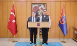 Rektör Özölçer Zonguldak İl Jandarma Komutanı Yalınkılıç ile birlikte
