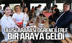 Rektör uluslararası öğrencilerle bir araya geldi