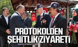 Protokolden şehitlik ziyareti