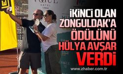 Zonguldaklı iki tenisçi Deren Yazıcıoğlu ve Aycan Güler'e ödülü Hülya Avşar verdi!