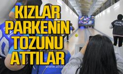 Kızlar Bowlingde parkenin tozunu attılar