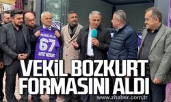 Vekil Bozkurt formasını aldı! "Bu forma birlik ve beraberliğimizin simgesi"