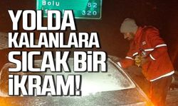 Yolda kalanlara Kızılay'dan sıcak bir ikram!