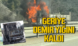 Kamyon alevlere teslim oldu! Geriye demir yığını kaldı