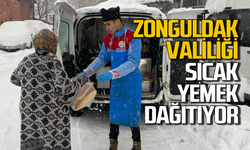 Zonguldak'ta Valilik sıcak yemek dağıtıyor!