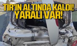 TIR'ın altında kaldı! Yaralı var!