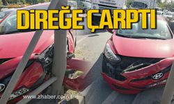 Kdz. Ereğli'de otomobil direğe çarptı!