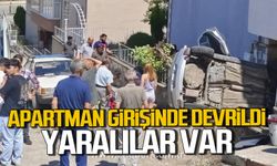 Karabük'te otomobil apartman girişinde devrildi! Yaralılar var