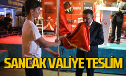 Zonguldak Valisi Sancak'ı öperek teslim aldı!
