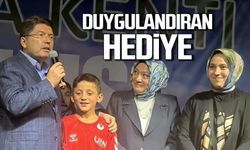 Yılmaz Tunç'a duygulandıran hediye