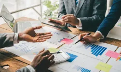 KOBİ'lerin Finansal Pusulası: Damga Vergisi Hesaplamadan Ticari Araç Kredisine Akılcı Çözümler