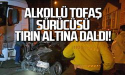Alkollü Tofaş sürücüsü TIR'ın altına ok gibi girdi