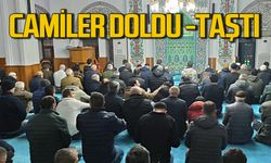 Zonguldaklı vatandaşlar ilk Teravih namazı için camilere akın etti