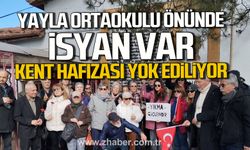 Yayla Ortaokulu önünde isyan var. "Kentin hafızası yok ediliyor"