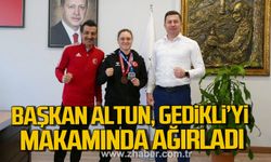 Kamil Altun, milli sporcu Zeynep Gedikli’yi makamında ağırladı