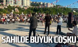 Kozlu sahilinde Zonguldak’ın kurtuluş yıldönümü kutlandı