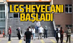 Çocuklar içeride, anne-babalar dışarıda... LGS heyecanı başladı