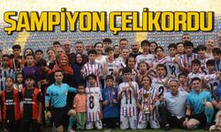 Zonguldak şampiyonu Çelikorduspor kupasını coşkuyla kaldırdı