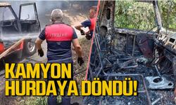 Seyir halindeki kamyonet aniden alev aldı hurdaya döndü