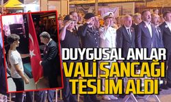 Şanlı Sancak tesliminde duygusal anlar yaşandı: Vali Sancağı teslim aldı