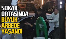 Sokak ortasında tekmeli yumruklu kavga