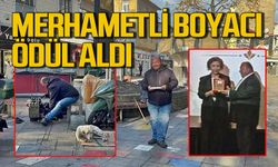 Ayakkabı boyacılığı yapıyordu, merhametiyle ödül aldı