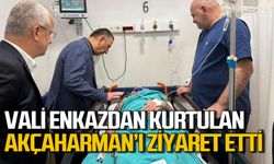 Vali Hacıbektaşoğlu enkazdan çıkarılan yaralıyı hastanede ziyaret etti