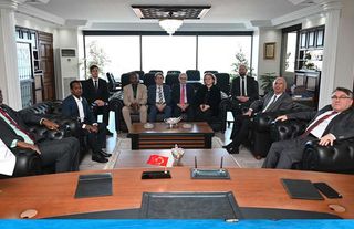 Mogadişu Üniversitesi Rektörü Prof. Dr. Mursal’dan Rektör Özölçer’e ziyaret