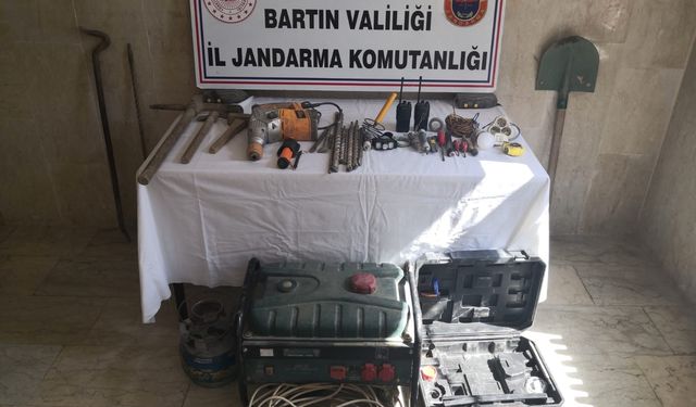 Jandarma suçüstü yaptı 5 kişi yakalandı!