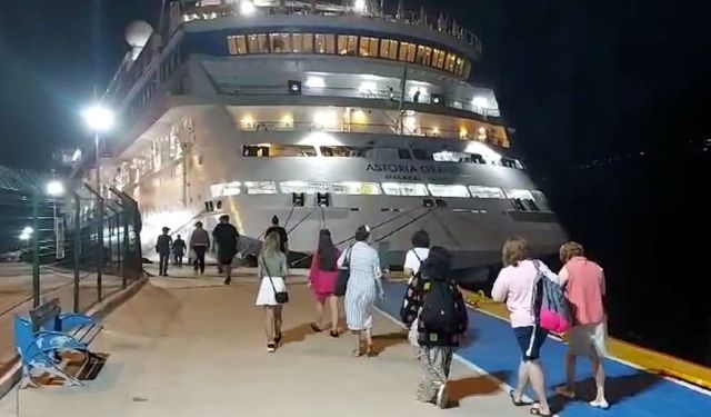 Rus turistleri taşıyan kruvaziyer gemi 27. kez Amasra'da!