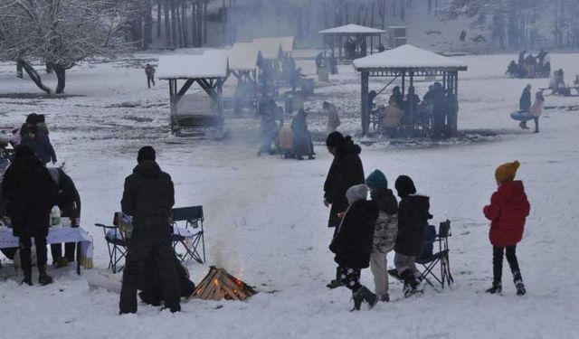 Bolu'da karın tadını çıkardılar!