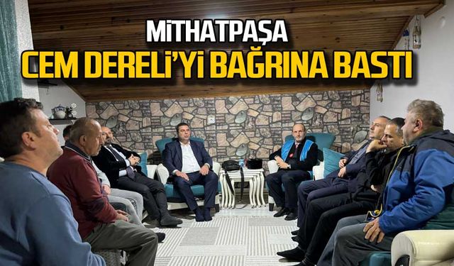 Mithatpaşa Cem Dereli'yi bağırına bastı