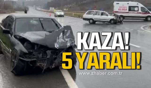 Tosya’da iki otomobil çarpıştı: 5 yaralı!