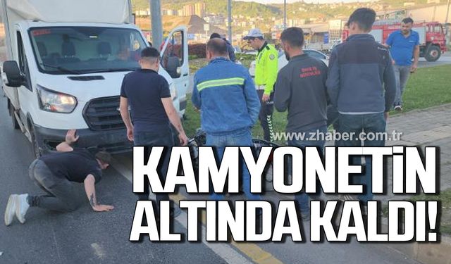 Kdz. Ereğli'de motosikletteki iki kişi kamyonetin altında kaldı!