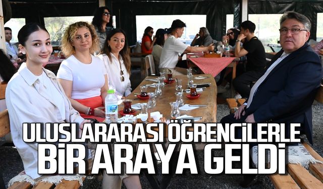 Rektör uluslararası öğrencilerle bir araya geldi