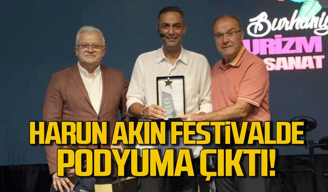 Harun Akın festivalde podyuma çıktı!