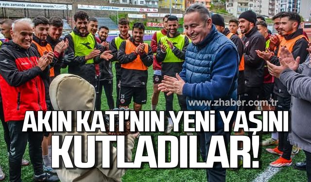 Kdz. Ereğli Belediyesporlu teknik heyet Akın Katı'nın doğum gününü kutladı!