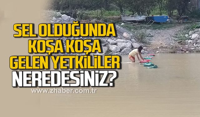 Torunlarını sırtında taşıyor! Sel olduğunda koşa koşa gelen yetkililer neredesiniz?