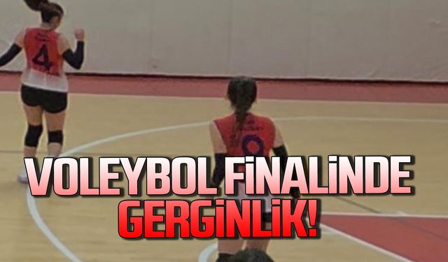 Komşu'da Yıldız Kızlar Voleybol Finalinde gerginlik yaşandı!