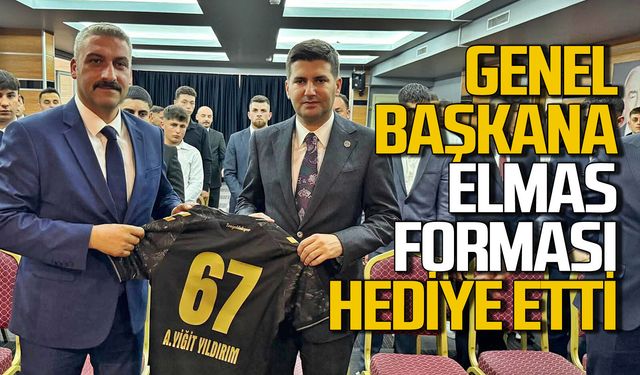 Zonguldakspor formasını Genel Başkan Ahmet Yiğit Yıldırım’a hediye etti